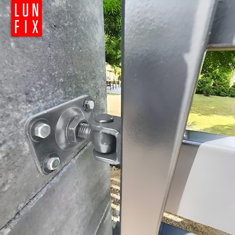 Zawias regulowany do bramy furtki M20 z płytą 100x100x4,0 mm